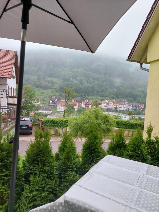 Apartement Am Waldrand Bad Wildbad Exterior foto